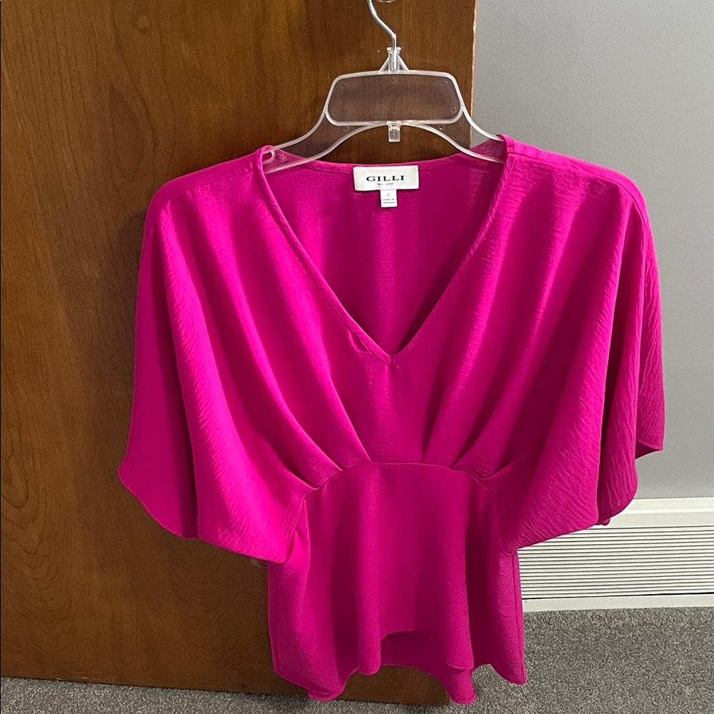 Gilli Fuchsia V-Neck Blouse